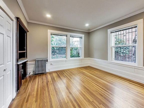 3rd image of 1525 Lakeside Dr APT 2