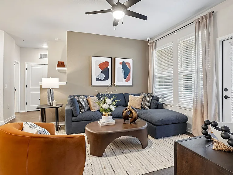 7-web-or-mls-4555 Grv Spgs Cir-Unit 107-S1605-007