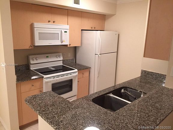 4th image of 2496 Centergate Dr APT 106