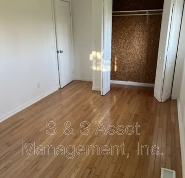 3252 E Lake Lansing Rd — Photo 7