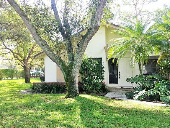 2nd image of 4088 Palm Forest Dr S Unit 4088