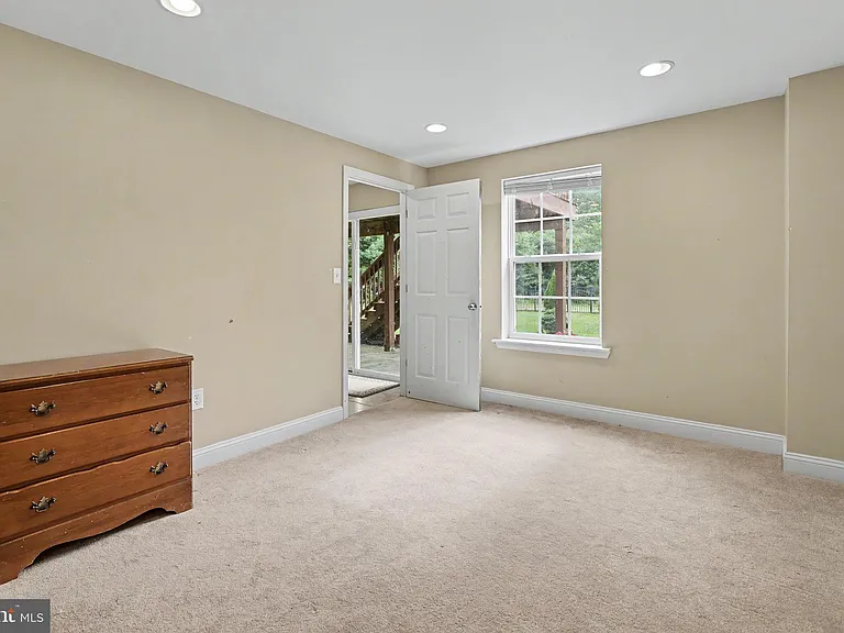 228 Leffler Cir — Photo 60