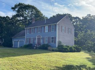 13 Wampanoag Dr, Franklin, MA 02038