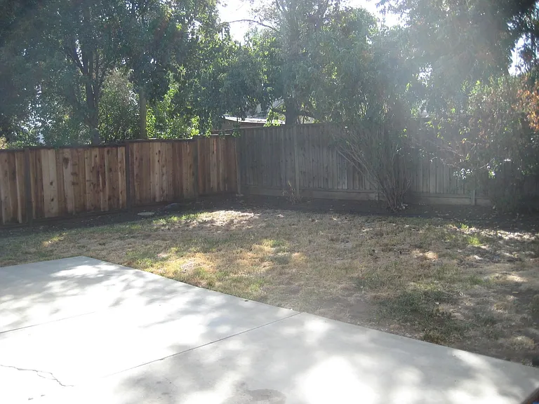 735 Rocky Creek Ter — Photo 7