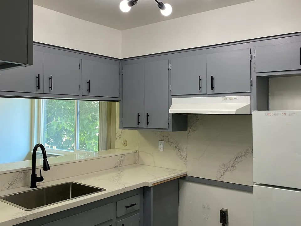 9067 Folsom Blvd #4