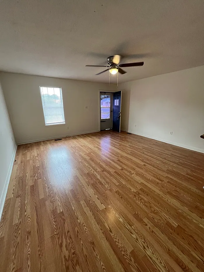 2 bed, 1.0 bath, 785 sqft, $825 — Photo 3