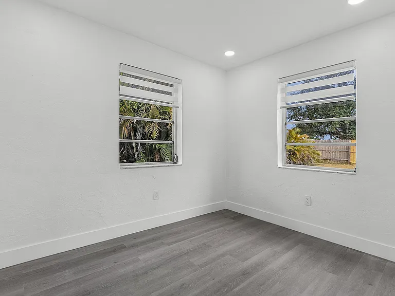 22163 Hernando Ave — Photo 12