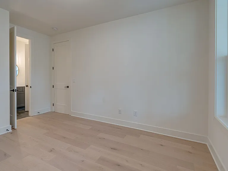 2411 N 16th St #B — Photo 11