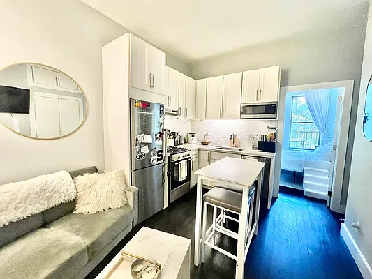 Rented by Century 21 Premier  | media 9