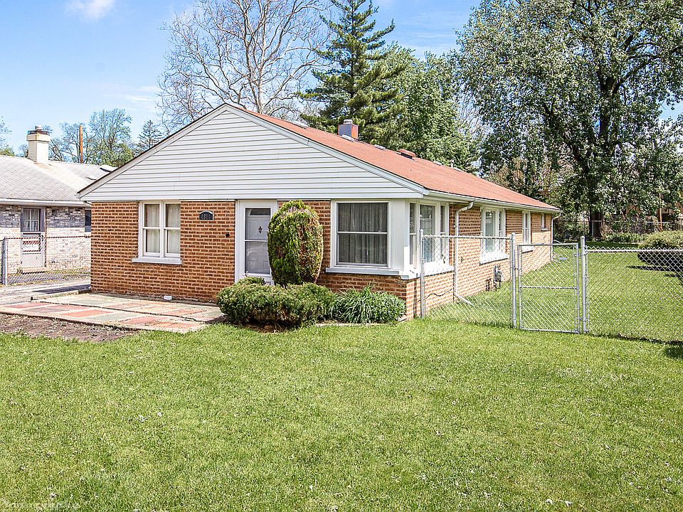 1st image of 4814 W 102nd St