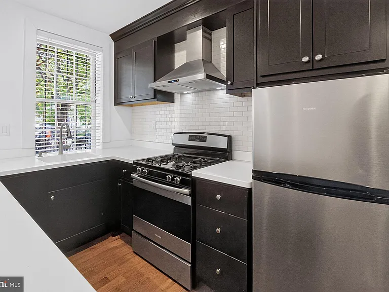 815 L St SE #1 — Photo 10