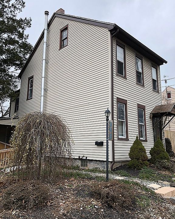 2nd image of 343 Manatawny St