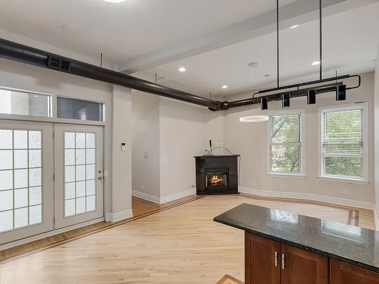 5014 S King Dr #2W — Photo 4