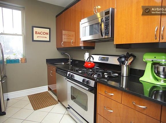 4th image of 3133 W Palmer Blvd APT 2
