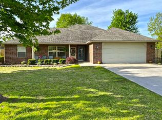 700 E 7th St, Grove, OK 74344