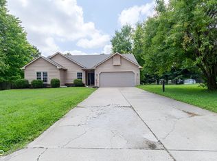 572 San Ricardo Dr, Greenwood, IN 46142