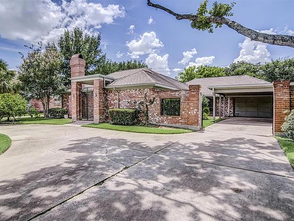 2nd image of 10710 Braes Bayou Dr