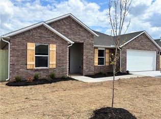 200 Greer St, Pea Ridge, AR 72751