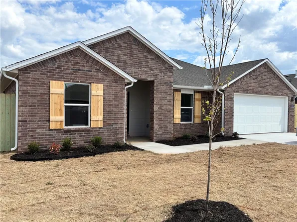 200 Greer St, Pea Ridge, AR 72751