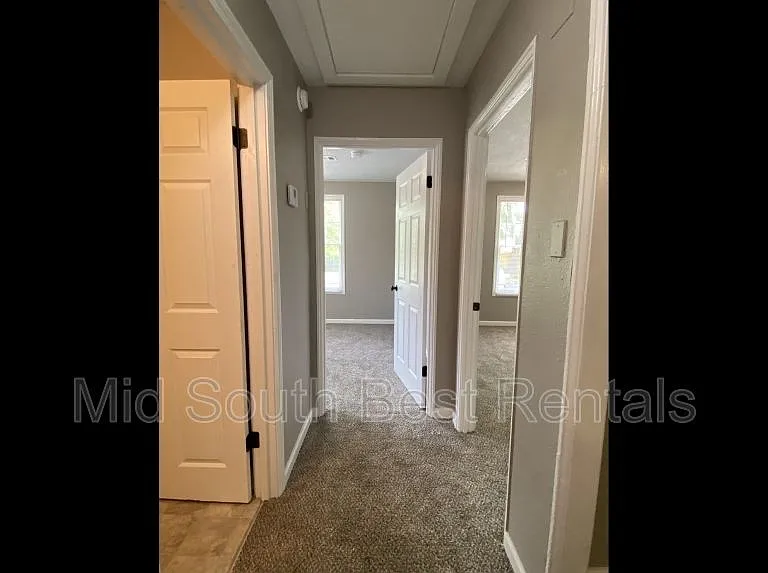 1710 Wolfe St #B — Photo 3