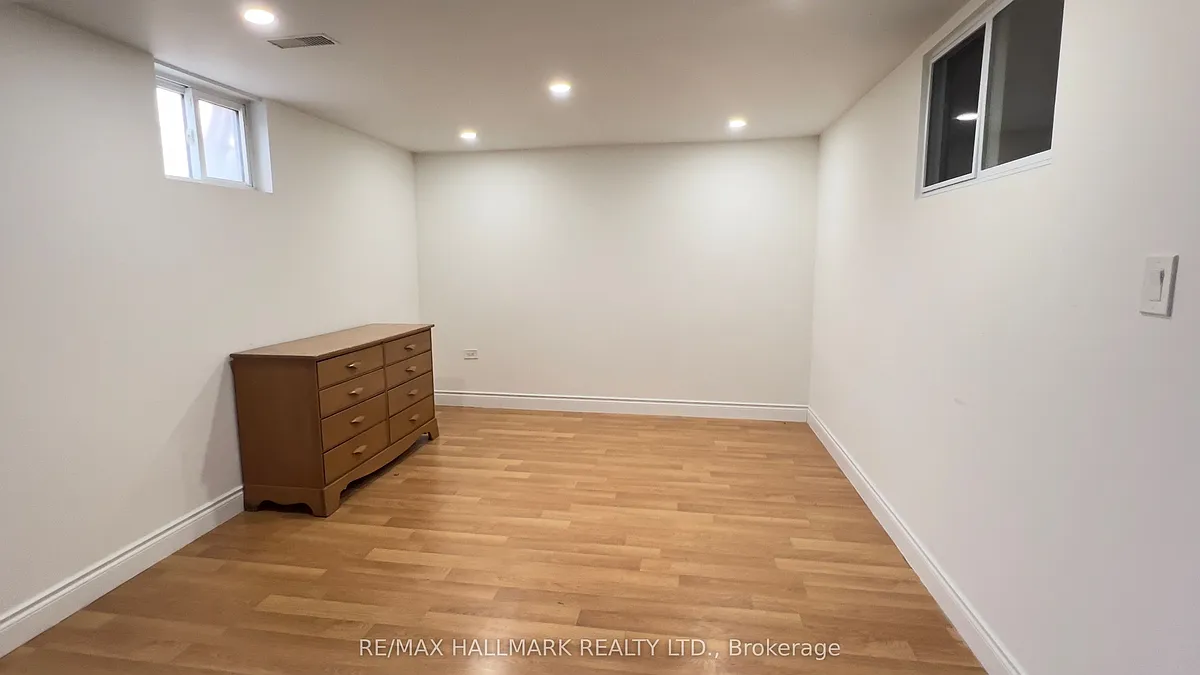 Building Photo - 76 Shendale Dr #BASEMENT