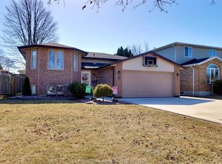 292 Valley Rd, Chatham Kent, ON N7L 4Y3