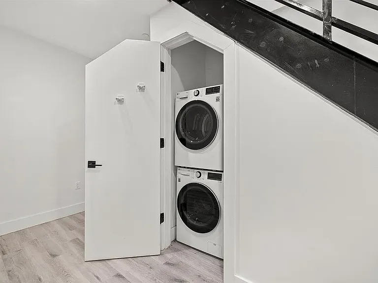 147 Stanhope St #1A — Photo 3