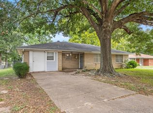2105 Wayside Dr, Brenham, TX 77833