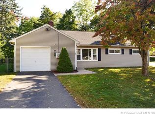 5 Elizabeth Dr, Manchester, CT 06042