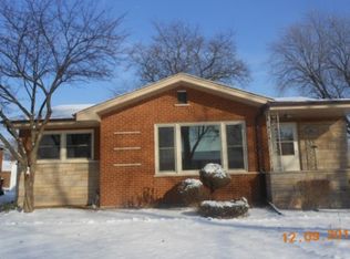 841 Willow Dr, Chicago Heights, IL 60411