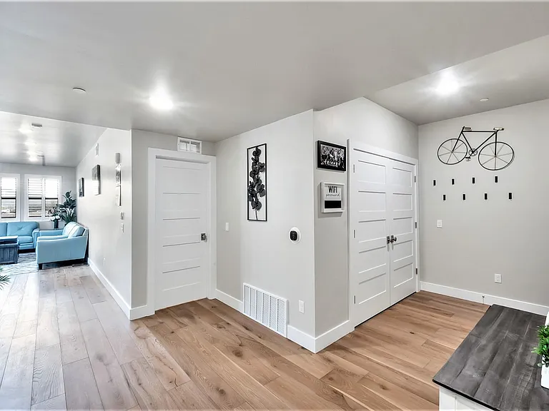 1145 E Helling Cir #103 — Photo 17