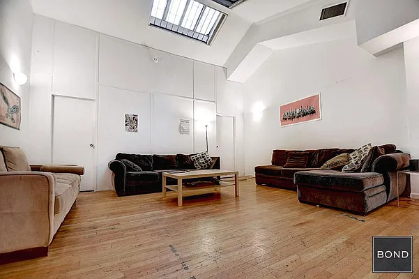 Rented by Bond New York | media 59