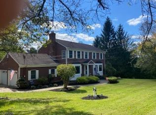 66 Mackenzie Rd, Hampton, NJ 08827