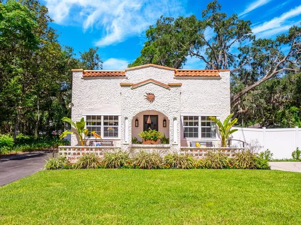 306 Albany Ave, Deland, FL 32724