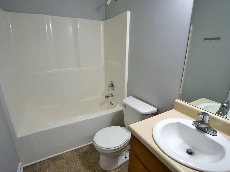 618 College St SW — Photo 16