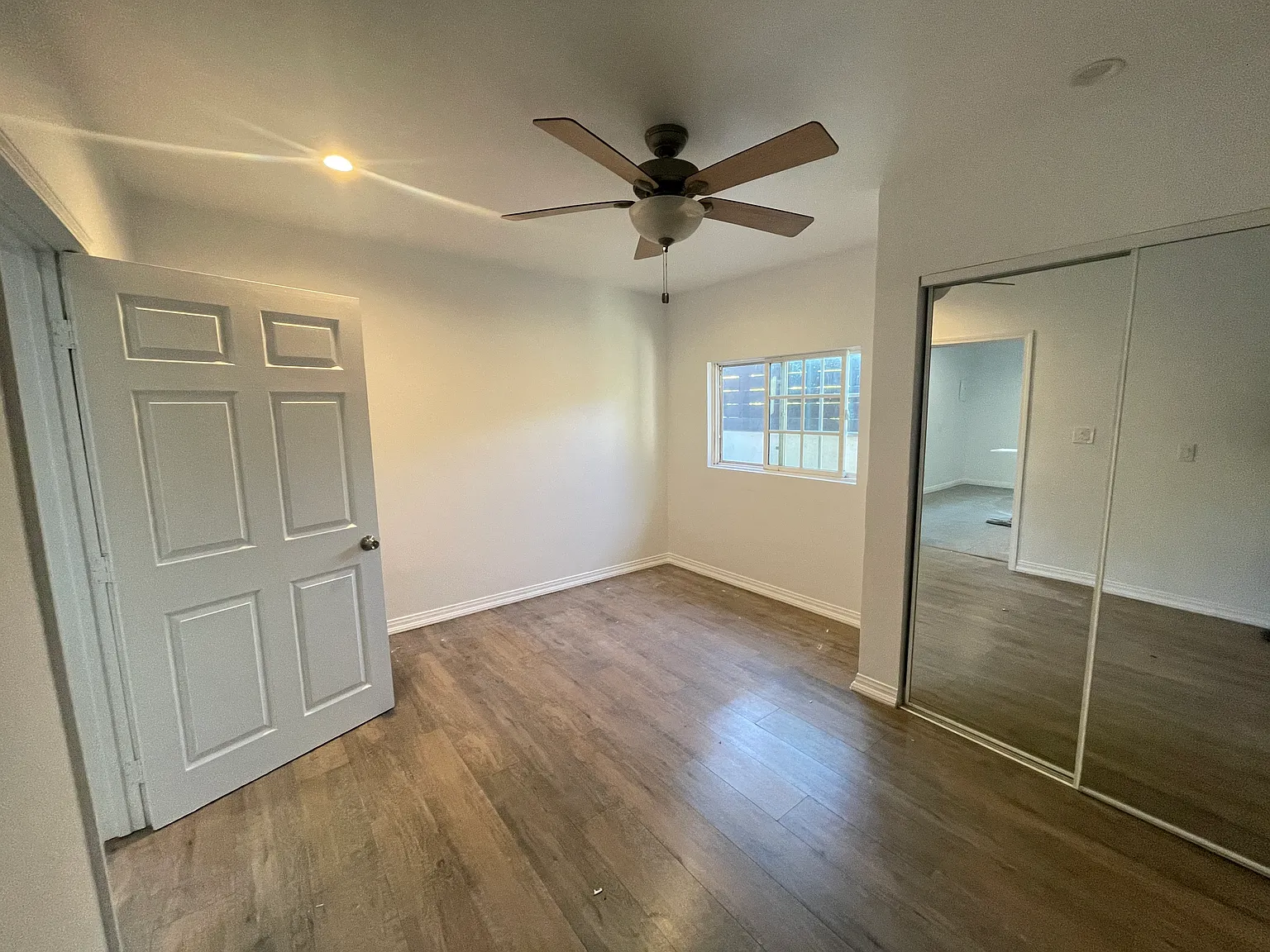 1 bed, 500 sqft, $1,990 — Photo 2