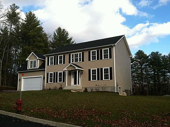 2nd image of 15 Ledge Wood Ln