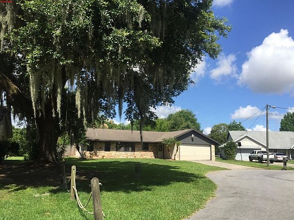 2nd image of 3035 Shady Wood Ln