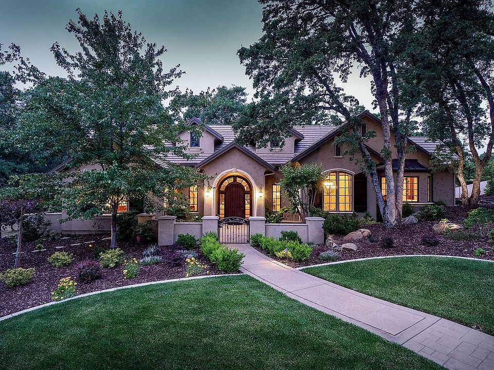 Please view Virtual Tour for more photos