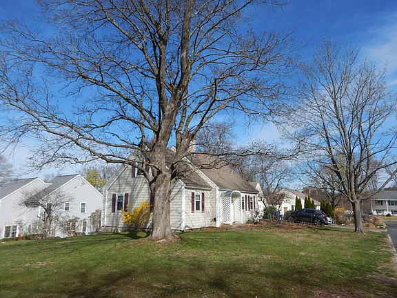 3rd image of 180 BIRCHWOOD Road