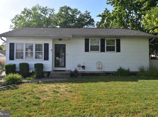 4 E Rutherford Dr, Newark, DE 19713
