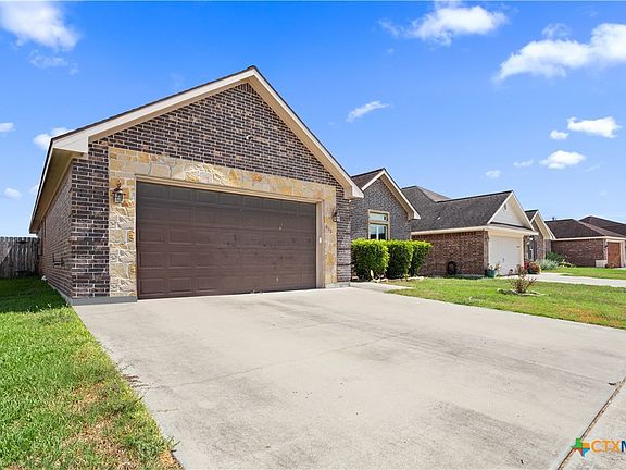 3rd image of 615 Mason Cir