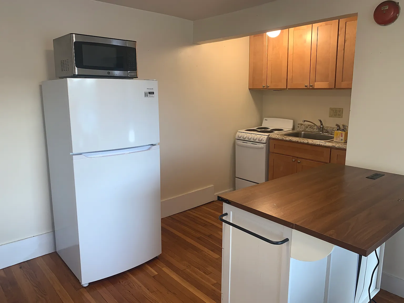 176 Central St — Photo 3
