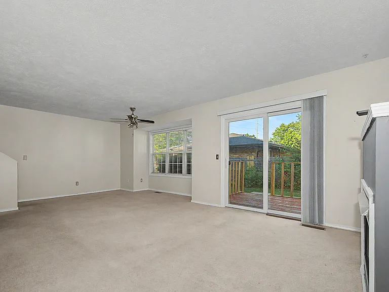 1004 Doral Dr — Photo 8