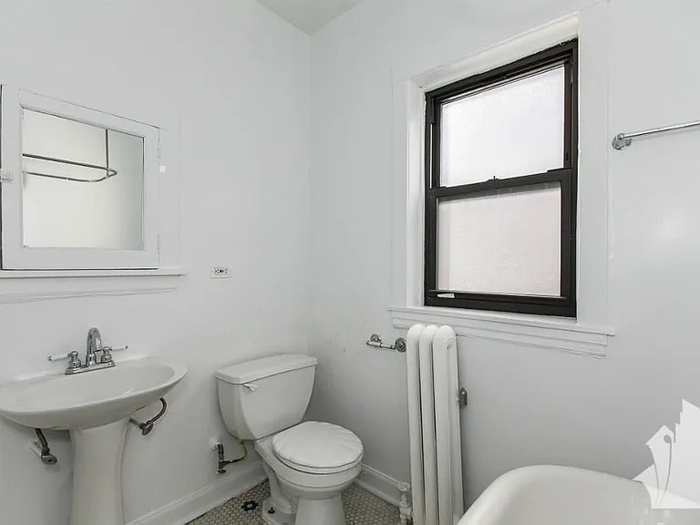830 W Waveland Ave — Photo 3