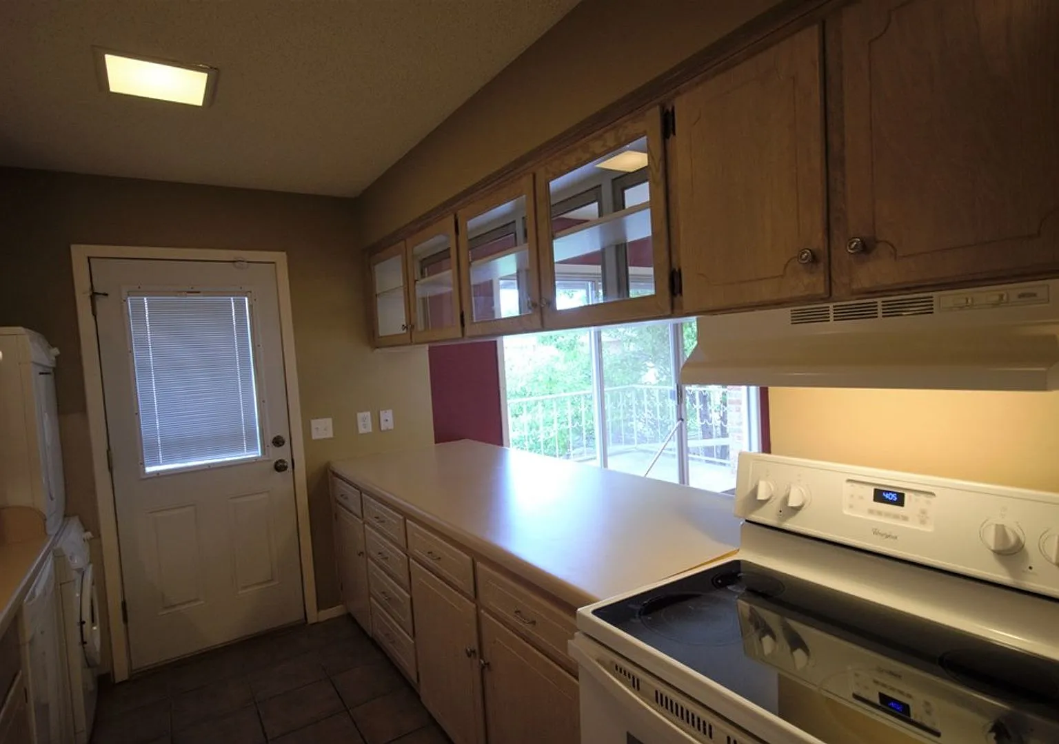 LARGE 2 bedroom 2 bath Condo close to Shopping, dinning and entertainment! — Photo 4