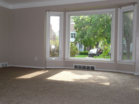 2nd image of 16224 Sussex St