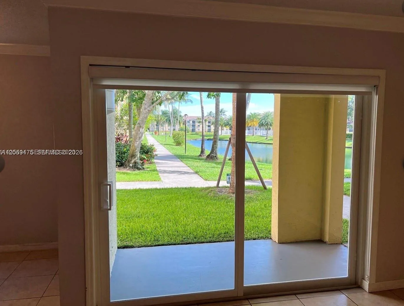 Royal Grand Condo — Photo 1