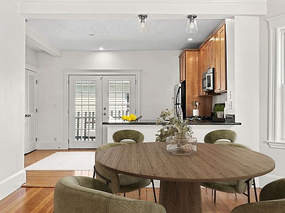 3rd image of 80 Harbor View St #2