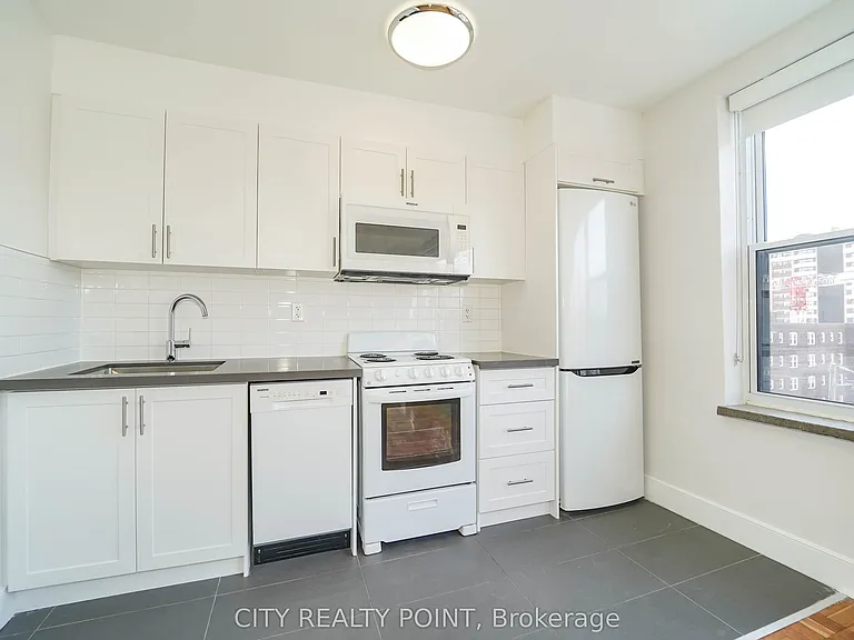 1545 Bathurst St #202 — Photo 8